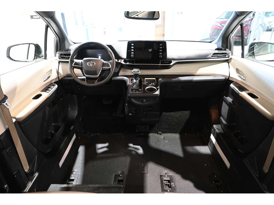 Used 2021 Toyota Sienna XLE AWD/4WD image 22
