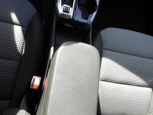 Used 2025 Chevrolet Trax LT w/ Driver Confidence Package FWD image 37