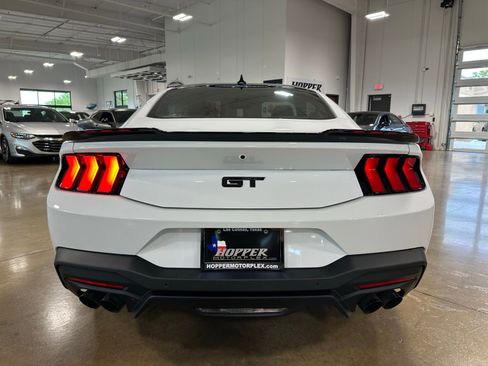 Used 2024 Ford Mustang GT Premium image 6