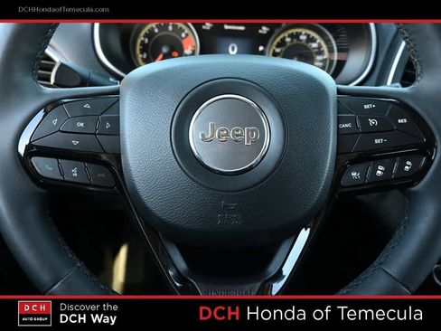 Used 2023 Jeep Cherokee Altitude Lux w/ Lux Elite Package image 9