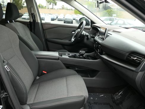 Used 2023 Nissan Rogue SV FWD image 26