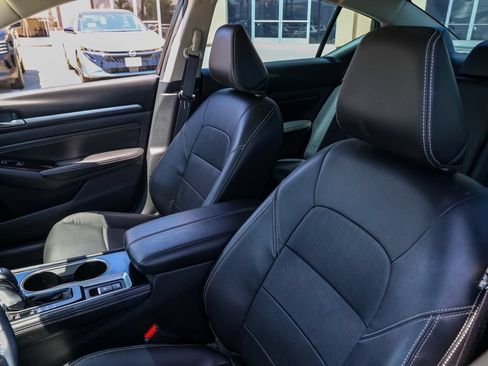 Used 2020 Nissan Altima 2.5 Platinum FWD image 15