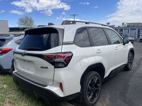 Used 2025 Subaru Forester Limited image 3