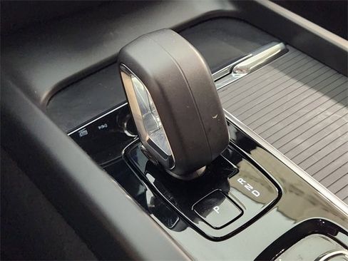 Used 2024 Volvo S60 B5 Core image 20