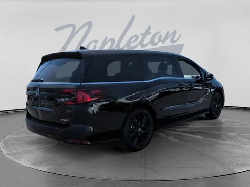 Used 2024 Honda Odyssey Sport image 4