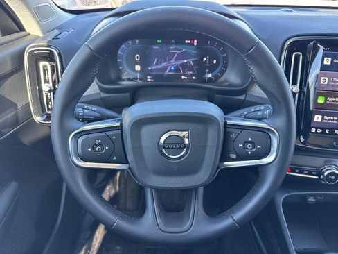 Used 2025 Volvo XC40 B5 Core w/ Protection Package Premier image 11