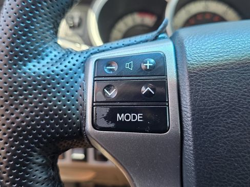 Used 2014 Toyota Tacoma 4x4 Double Cab image 32