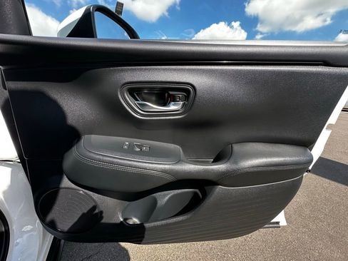 Used 2024 Honda HR-V LX image 18
