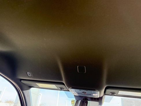 Used 2025 Toyota Tacoma SR5 image 15