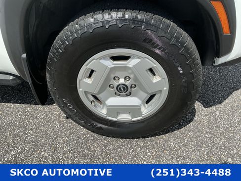 Used 2024 Nissan Frontier SV w/ Hardbody Edition AWD/4WD image 9