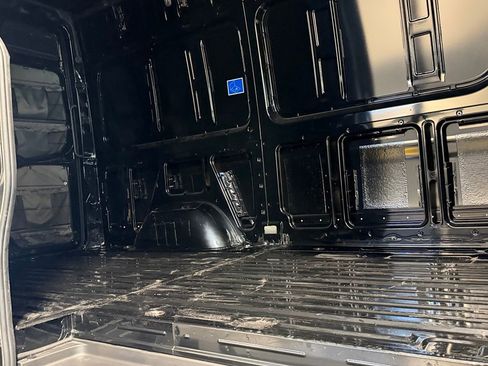 Used 2024 Mercedes-Benz Sprinter 2500 image 23