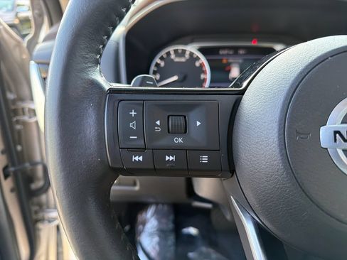 Used 2021 Nissan Rogue SL FWD image 22