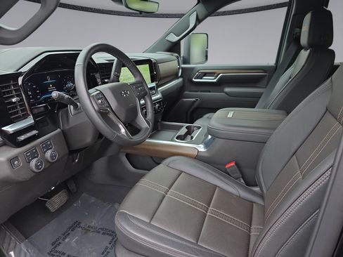 Certified 2025 Chevrolet Silverado 3500 High Country w/ High Country Premium Package AWD/4WD image 19