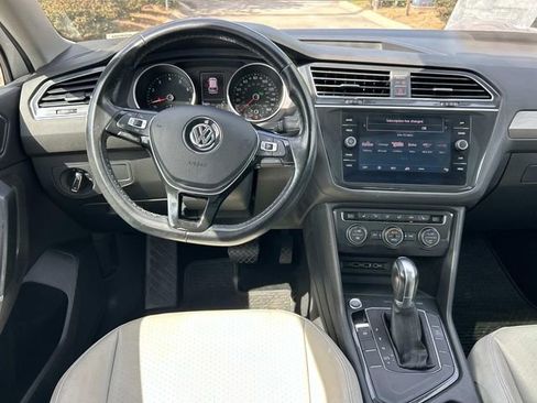 Used 2018 Volkswagen Tiguan SE FWD image 14
