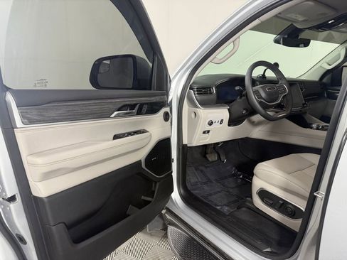 Used 2022 Jeep Wagoneer Series III image 10