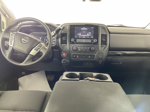 Used 2024 Nissan Titan SV image 16