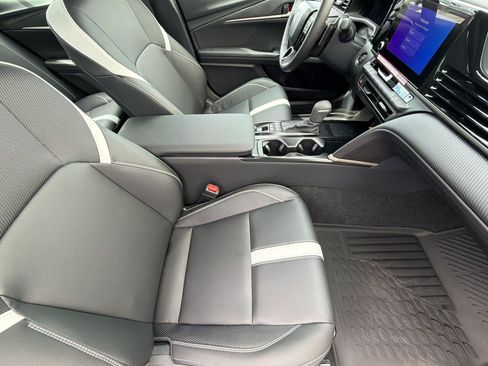 Used 2026 Toyota Camry SE FWD image 28