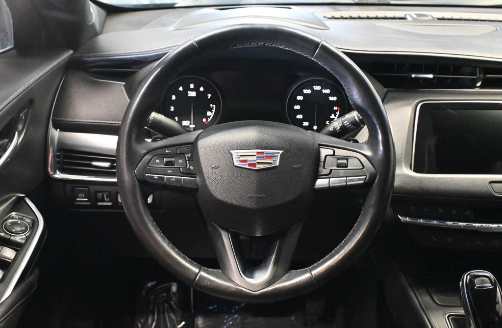 Used 2023 Cadillac XT4 Premium Luxury w/ Technology Package FWD image 9