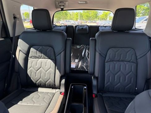 New 2026 Nissan Pathfinder Platinum AWD/4WD image 18