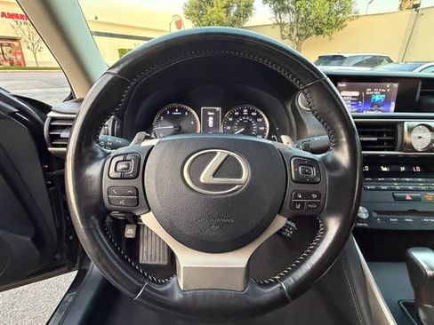 Used 2018 Lexus IS 300 RWD image 29