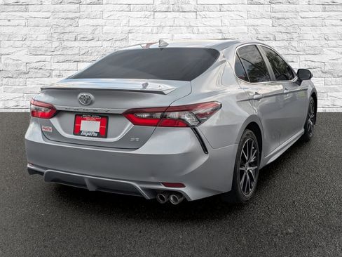 Used 2023 Toyota Camry SE FWD image 6