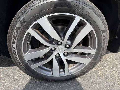 Used 2016 Honda Pilot Touring image 9