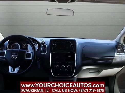 Used 2015 Dodge Grand Caravan SXT w/ Rear Park Assist Package image 21