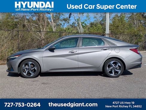 Used 2023 Hyundai Elantra Limited image 2