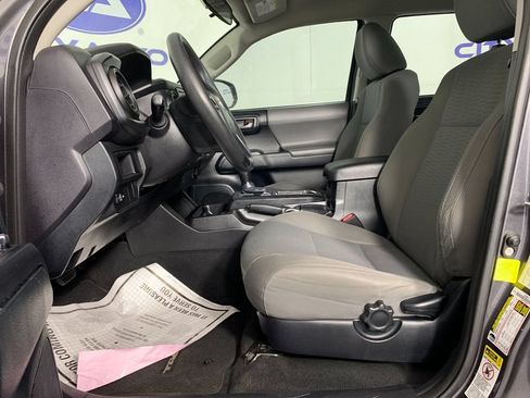 Used 2016 Toyota Tacoma SR RWD image 13