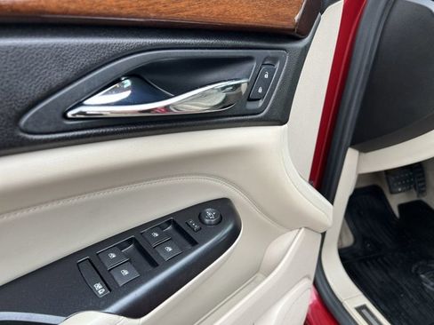 Used 2013 Cadillac SRX Luxury image 24