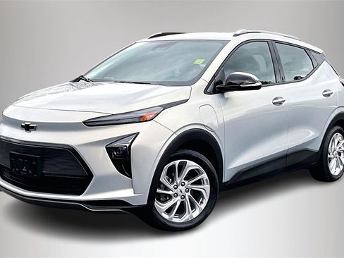 Used 2023 Chevrolet Bolt EUV LT image 3