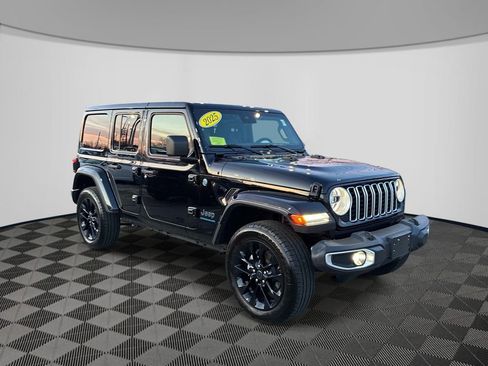 Certified 2025 Jeep Wrangler Unlimited Sahara w/ Safety Group AWD/4WD image 3
