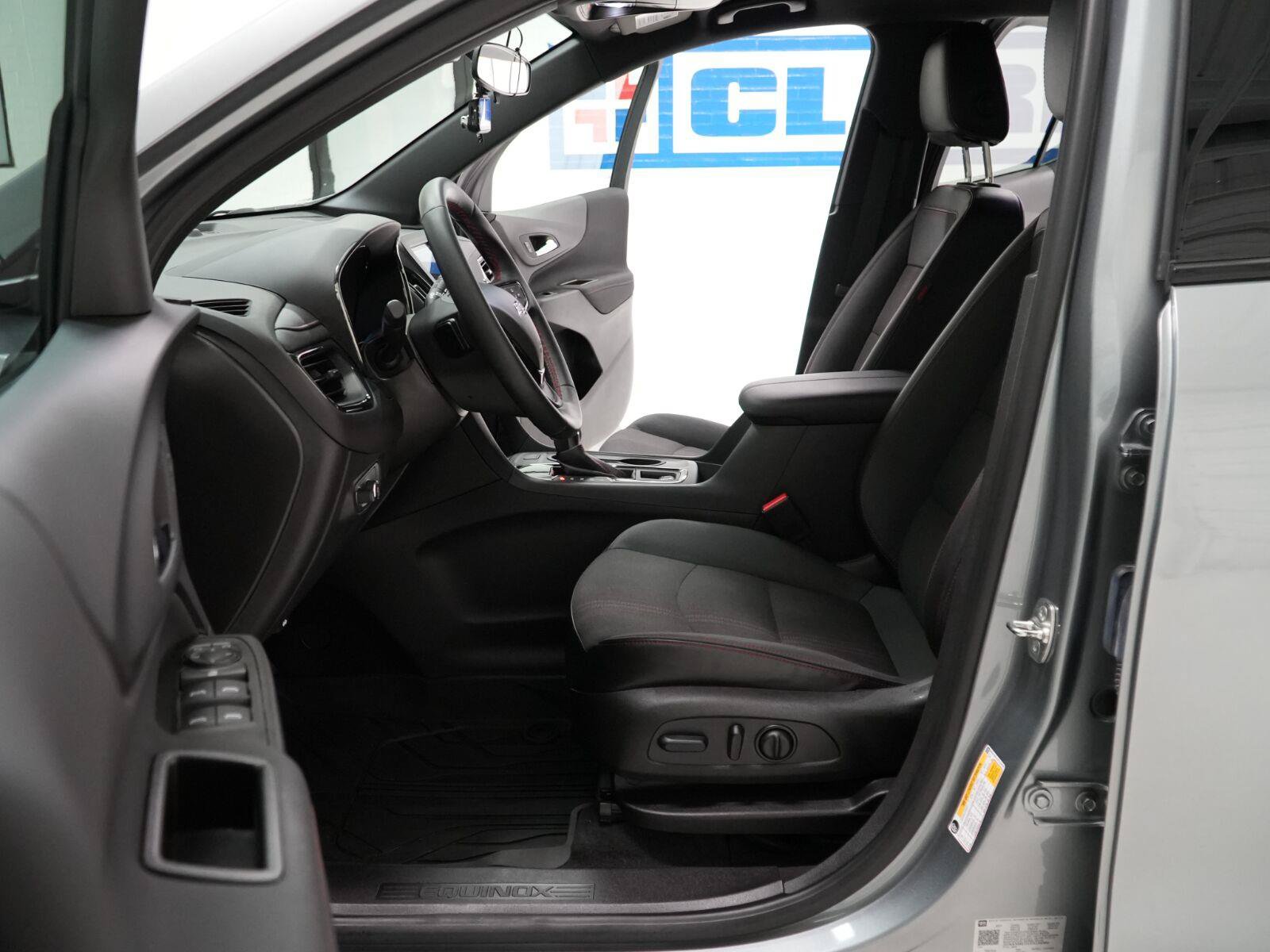 Used 2024 Chevrolet Equinox RS w/ LPO, Floor Liner Package FWD image 8