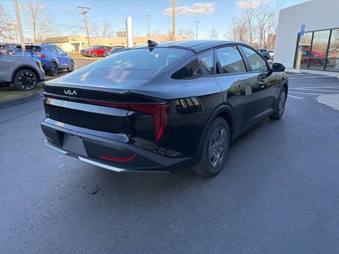 New 2025 Kia K4 LX image 6