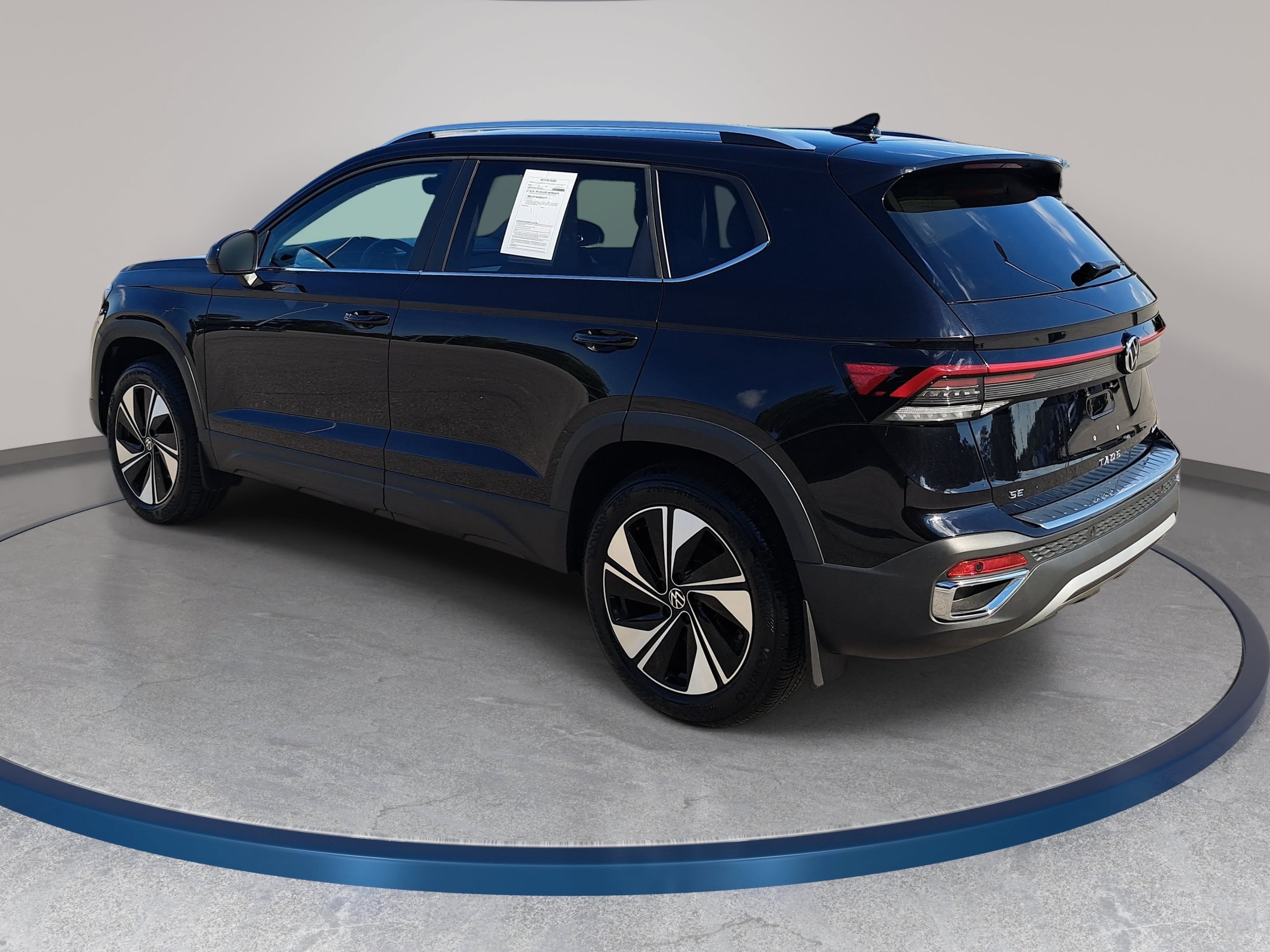 Used 2026 Volkswagen Taos SE AWD/4WD image 7
