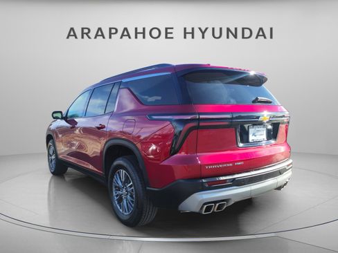 Used 2024 Chevrolet Traverse LT w/ Trailering Package image 4