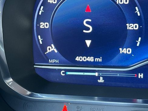 Used 2022 Chevrolet Tahoe LT w/ Luxury Package image 3