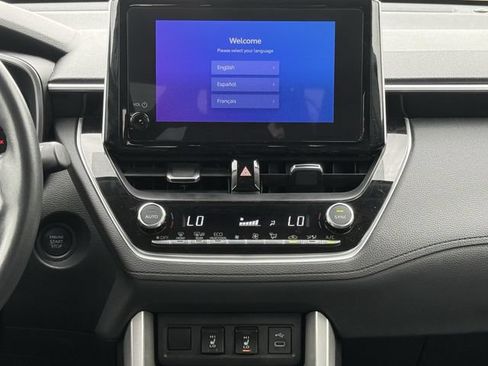 Used 2025 Toyota Corolla Cross XLE FWD image 11