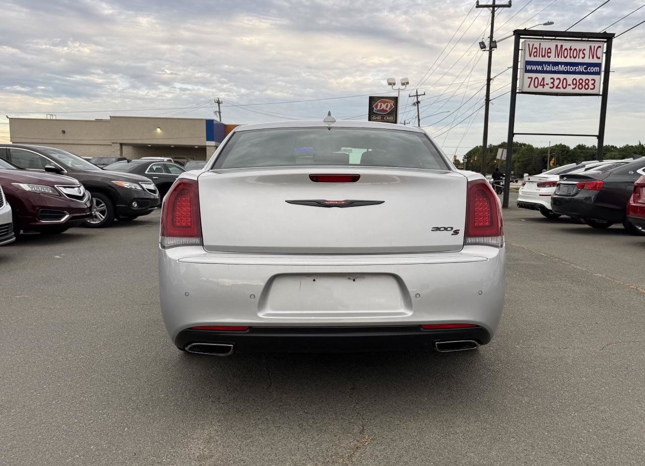 Used 2021 Chrysler 300 S RWD image 5