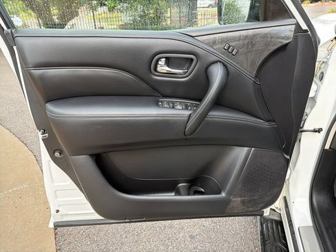 Used 2023 INFINITI QX80 Luxe w/ Cargo Package AWD/4WD image 18