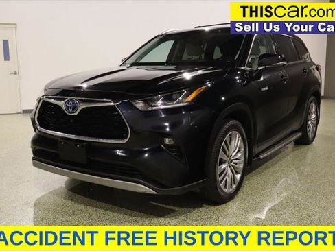 Used 2021 Toyota Highlander Platinum FWD image 4