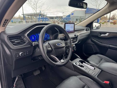Used 2020 Ford Escape Titanium AWD/4WD image 18