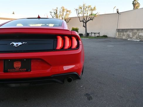 Used 2020 Ford Mustang Coupe RWD image 11
