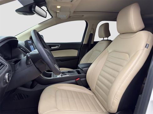 Used 2024 Ford Edge SEL w/ Convenience Package image 5