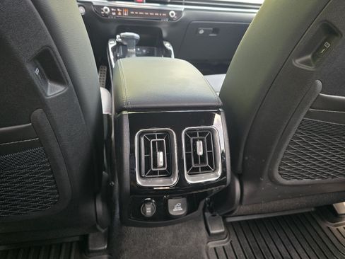 Used 2024 Kia Sorento SX Prestige AWD/4WD image 24