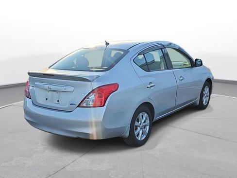 Used 2014 Nissan Versa SV w/ Convenience Package FWD image 4