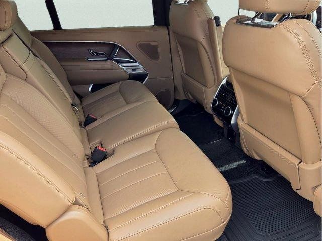 Used 2026 Land Rover Range Rover Long Wheelbase SE AWD/4WD image 18