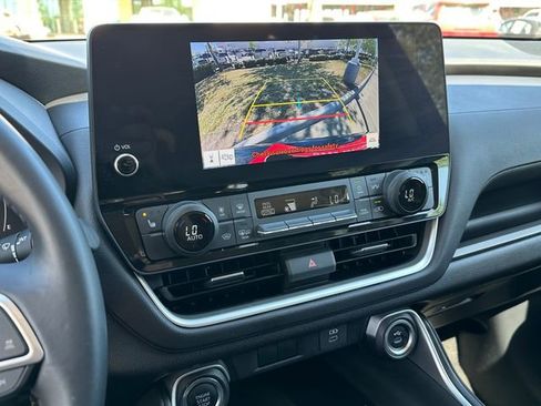 Used 2025 Toyota Grand Highlander FWD image 17