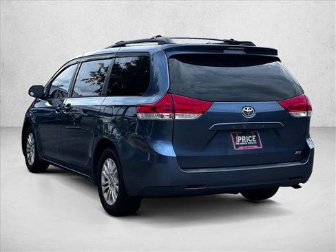 Used 2014 Toyota Sienna XLE FWD image 9