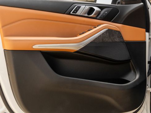 Used 2024 BMW X5 xDrive40i w/ Parking Assistance Package image 15